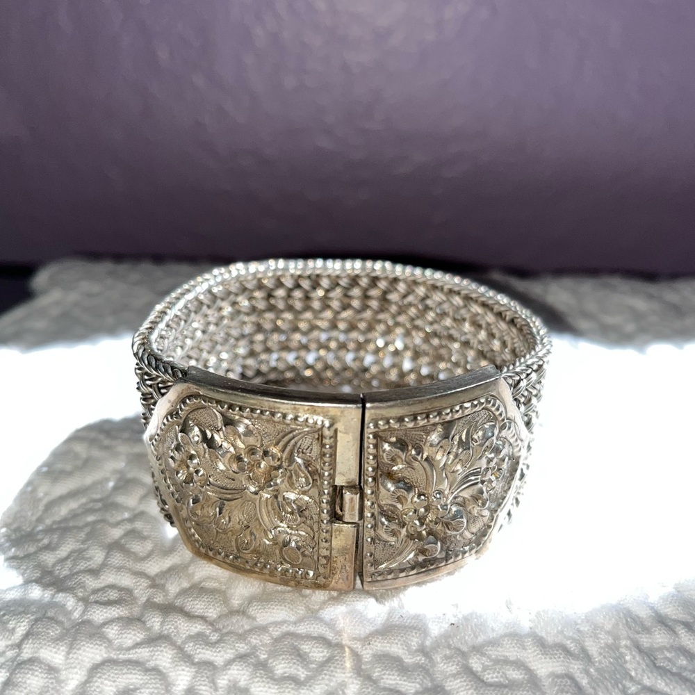 Silver Cuff bracelet 2.5” W 7 “ diameter